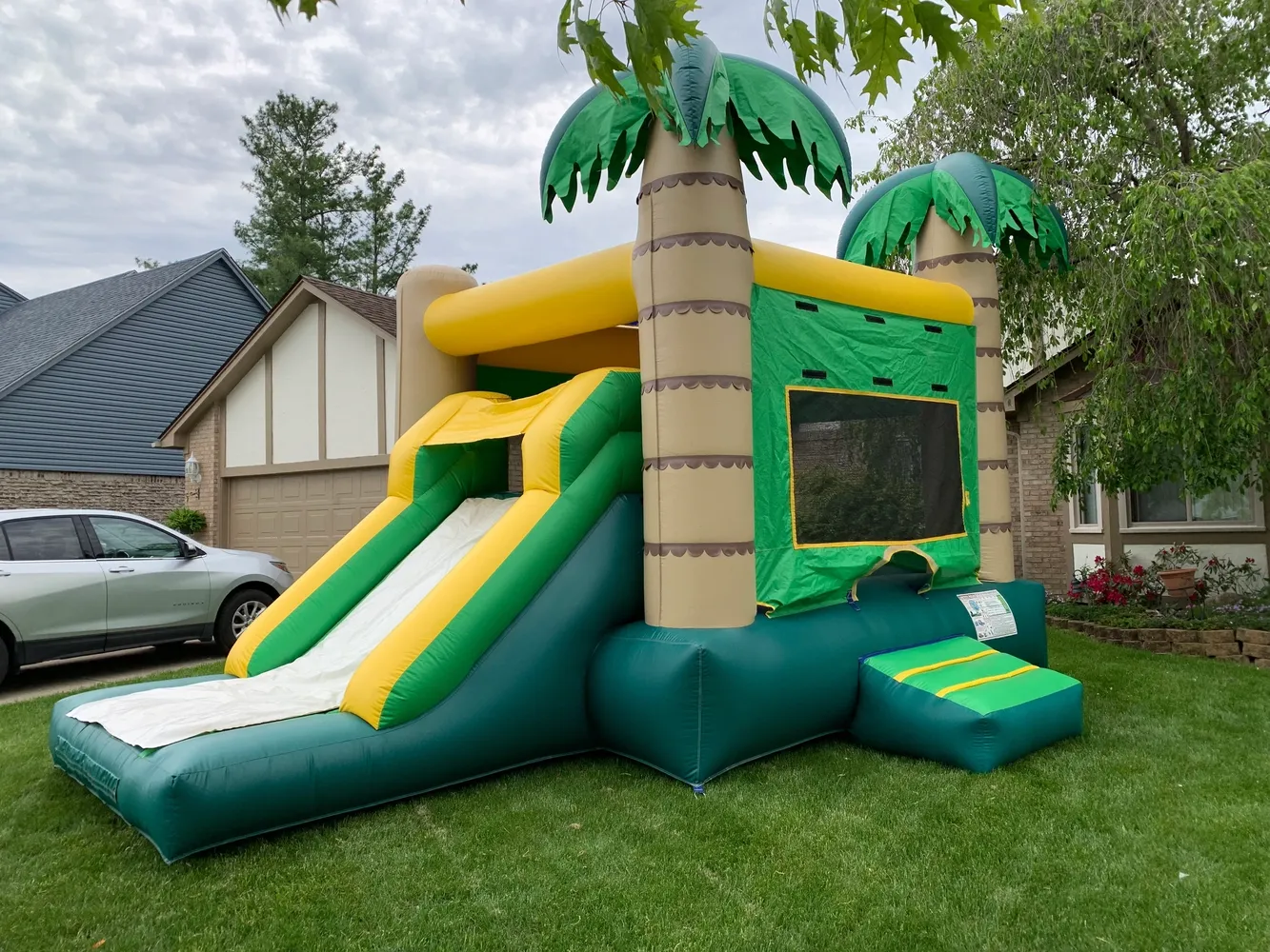 bounce house 